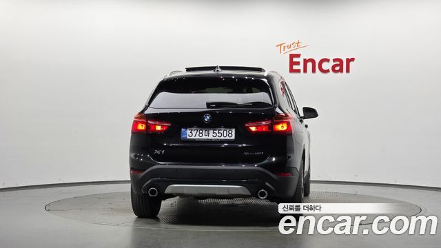 BMW X1 xDrive 20i xLine — пробег 56 486 км — фото 4 из 5