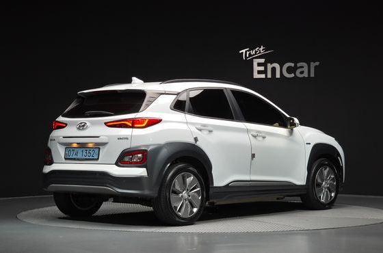 Hyundai Kona Premium — пробег 105 819 км — фото 2 из 5