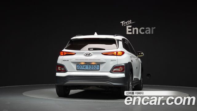 Hyundai Kona Premium — пробег 105 819 км — фото 4 из 5