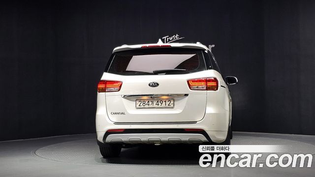 Kia Carnival 9-seater Prestige — пробег 98 895 км — фото 4 из 5