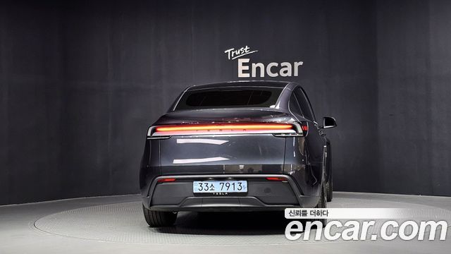 Tesla Model Y Premium RWD — пробег 8 740 км — фото 4 из 5