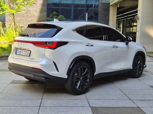Lexus NX Premium — пробег 17 700 км — фото 2 из 5