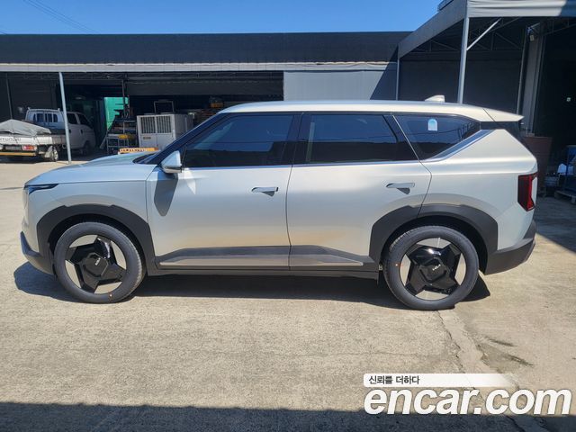 Kia EV5 Long Range 2WD AIr — пробег 5 024 км — фото 4 из 5