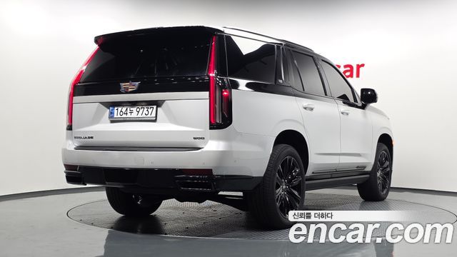 Cadillac Escalade 6.2 Sports Platinum — пробег 22 986 км — фото 2 из 5