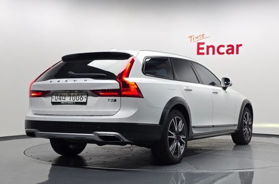 Volvo V90 T5 Pro AWD — пробег 159 092 км — фото 2 из 5