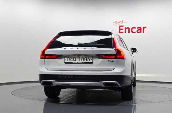 Volvo V90 T5 Pro AWD — пробег 159 092 км — фото 4 из 5