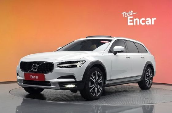 Volvo V90 T5 Pro AWD — пробег 159 092 км — фото 1 из 5