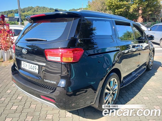 Kia Carnival 7-seater Limousine President — пробег 131 600 км — фото 4 из 5