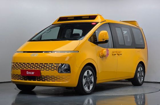 Hyundai Staria L3.5 Kinder Safety Car 11-Seater — пробег 53 715 км — фото 1 из 5