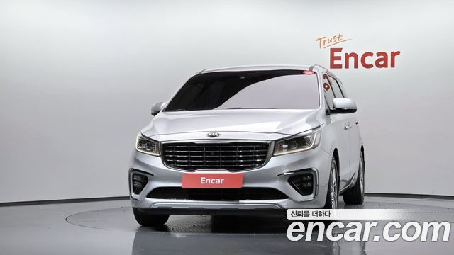 Kia Carnival Gasoline 7-Seater Limousine President — пробег 107 512 км — фото 3 из 5