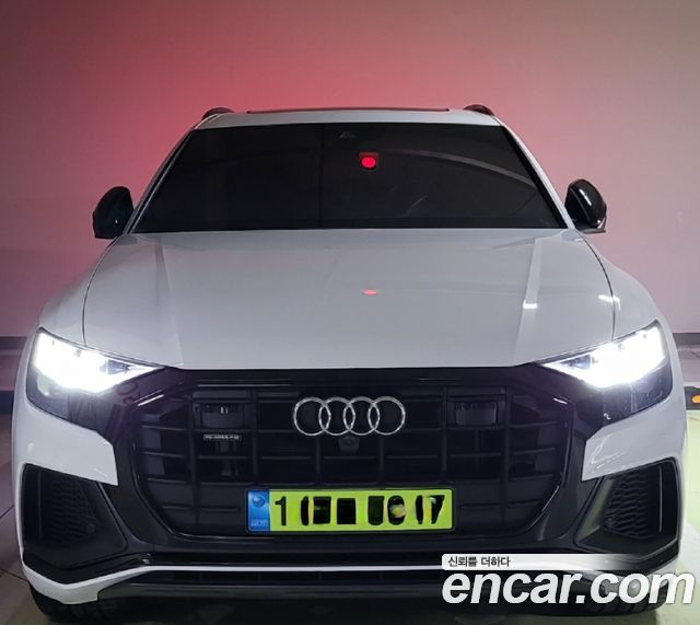 Audi Q8 55 TFSI Quattro Premium — пробег 51 000 км — фото 1 из 5