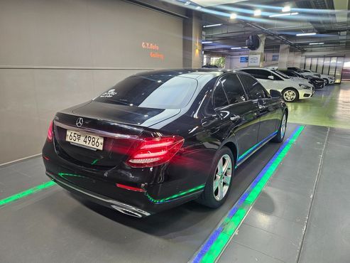 Mercedes-Benz E-Class E220d Avantgarde — пробег 159 537 км — фото 2 из 5