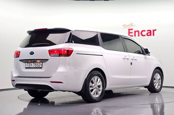 Kia Carnival 11-seater Deluxe — пробег 148 337 км — фото 2 из 5