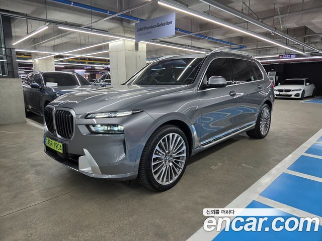 BMW X7 xDrive 40i Design Pure Excellence 6-Seater — пробег 10 093 км — фото 1 из 5