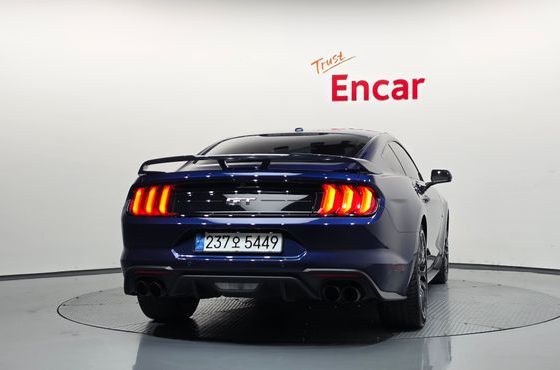 Ford Mustang GT Coupe — пробег 72 326 км — фото 4 из 5