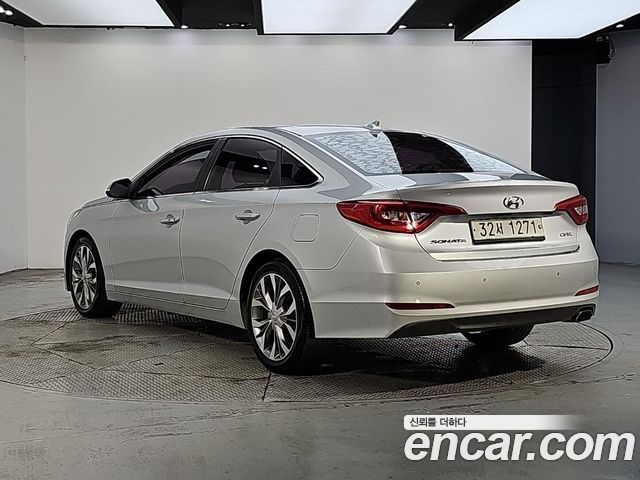 Hyundai Sonata 2.0 Premium — пробег 215 549 км — фото 3 из 5