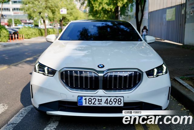BMW 5-Series 520i — пробег 42 000 км — фото 1 из 5