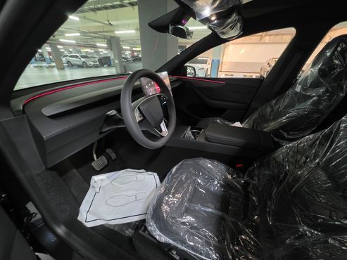 Tesla Model Y L Long Range AWD — пробег 9 км — фото 3 из 5