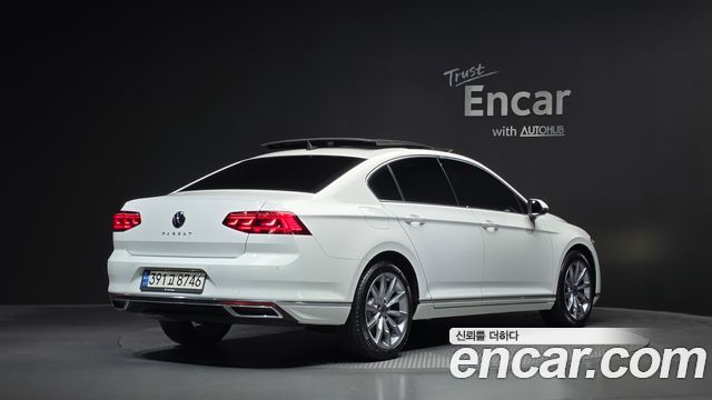Volkswagen Passat 2.0 TDI Prestige — пробег 42 020 км — фото 2 из 5