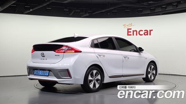 Hyundai Ioniq из Кореи Encar