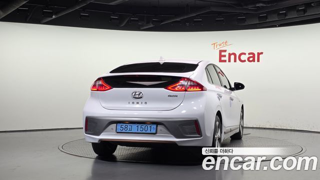 Hyundai Ioniq из Кореи Encar