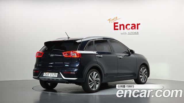 Kia Niro Prestige — пробег 132 865 км — фото 2 из 5