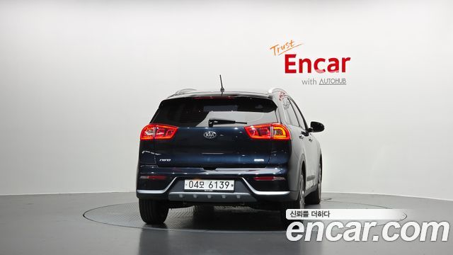 Kia Niro Prestige — пробег 132 865 км — фото 4 из 5