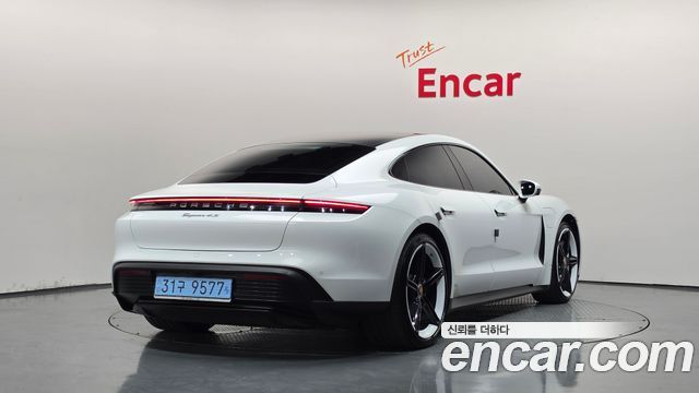 Porsche Taycan 4S — пробег 49 850 км — фото 2 из 5