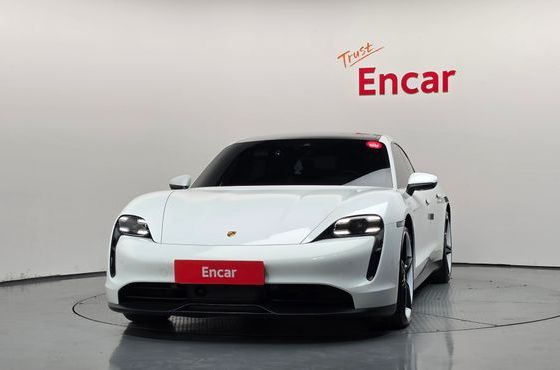 Porsche Taycan 4S — пробег 49 850 км — фото 3 из 5