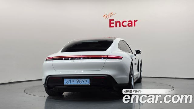 Porsche Taycan 4S — пробег 49 850 км — фото 4 из 5