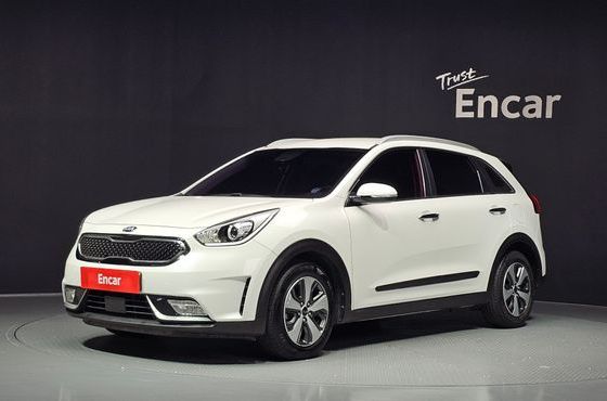 Kia Niro Prestige — пробег 51 447 км — фото 1 из 5
