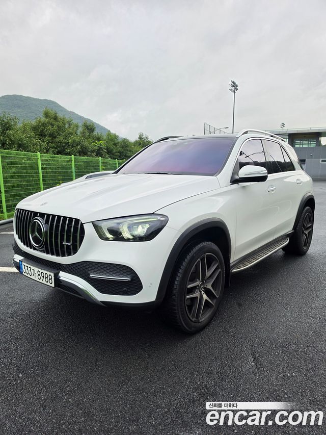 Mercedes-Benz GLE-Class GLE300d 4MATIC — пробег 65 200 км — фото 4 из 5