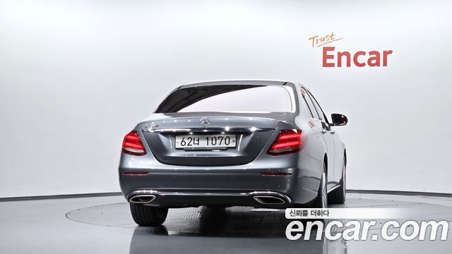 Mercedes-Benz E-Class из Кореи Encar