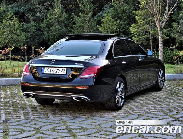 Mercedes-Benz E-Class E300 4MATIC Avnatgarde — пробег 253 354 км — фото 2 из 5