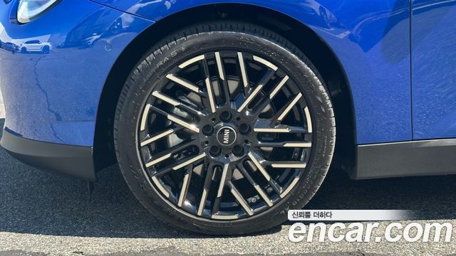Mini Cooper SE Favoured — пробег 4 429 км — фото 5 из 5