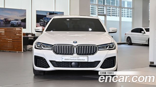 BMW 5-Series 530e M Sport — пробег 42 755 км — фото 2 из 5