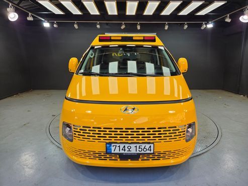 Hyundai Staria L3.5 Kinder Safety Car 11-Seater — пробег 58 750 км — фото 3 из 5