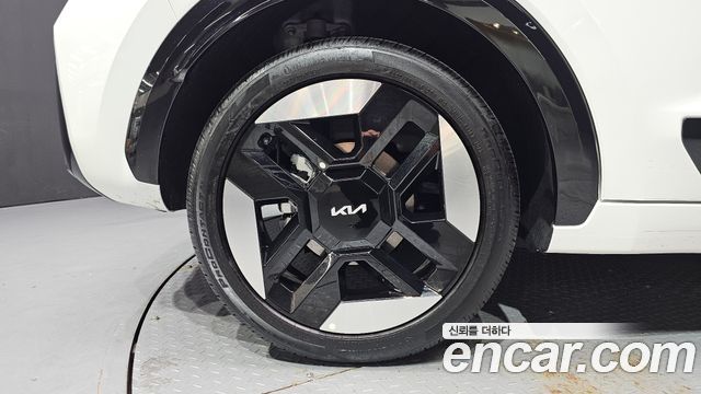 Kia Niro Prestige — пробег 3 765 км — фото 5 из 5