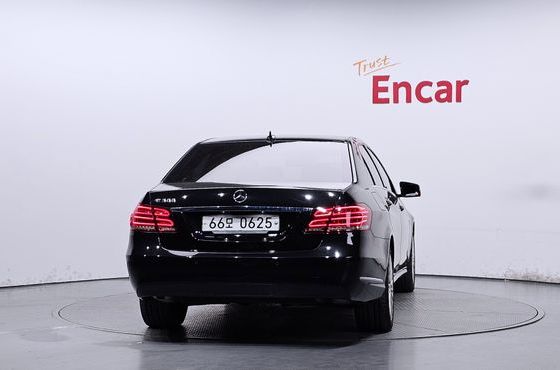 Mercedes-Benz E-Class E300 Elegance — пробег 88 302 км — фото 4 из 5
