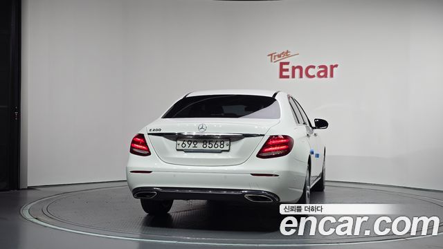 Mercedes-Benz E-Class из Кореи Encar