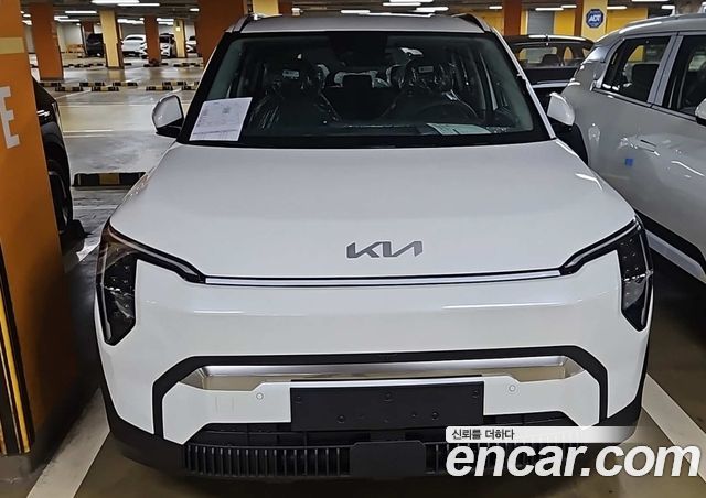 Kia EV3 Long Range 2WD Earth — пробег 1 км — фото 1 из 5