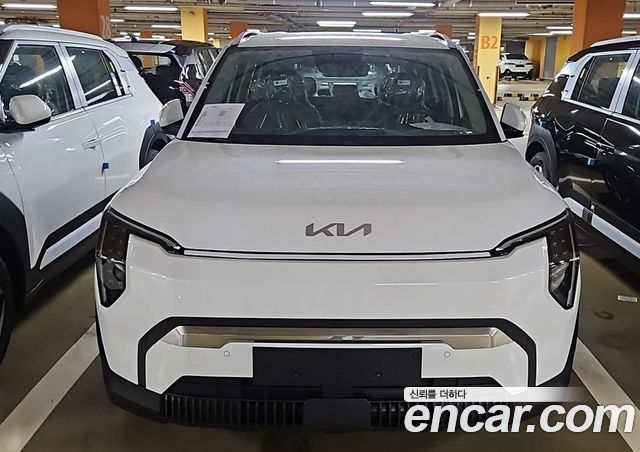 Kia EV3 Long Range 2WD AIr — пробег 1 км — фото 1 из 5