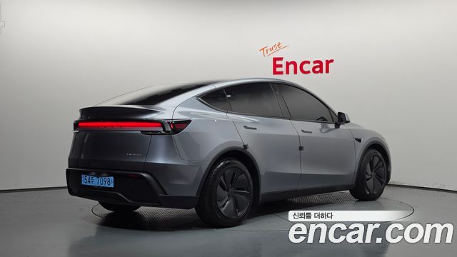 Tesla Model Y Long Range AWD — пробег 22 701 км — фото 2 из 5
