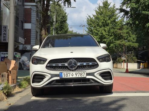 Mercedes-Benz GLA-Class GLA250 4MATIC — пробег 17 500 км — фото 2 из 5