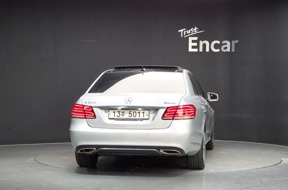 Mercedes-Benz E-Class E300 4MATIC Avantgarde — пробег 135 496 км — фото 4 из 5