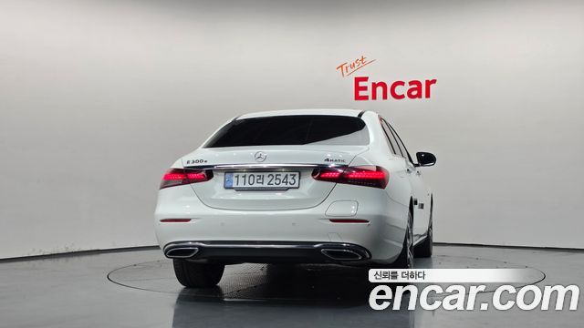 Mercedes-Benz E-Class E300e 4MATIC Exclusive — пробег 97 304 км — фото 4 из 5