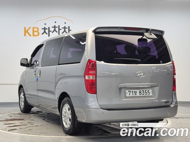 Hyundai Starex 11-Seater Wagon CVX Premium — пробег 156 002 км — фото 2 из 5