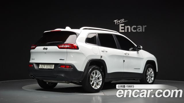 Jeep Cherokee 2.4 Longitude AWD — пробег 113 033 км — фото 2 из 5