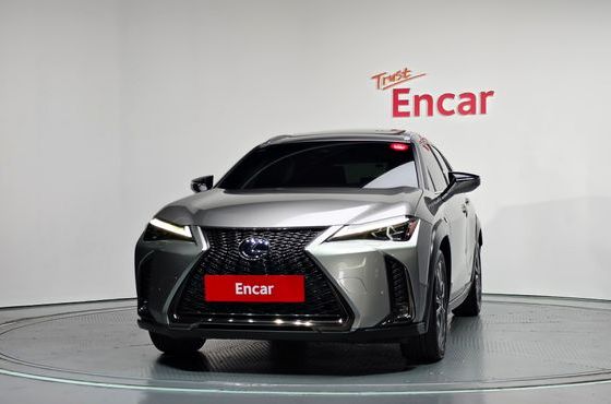 Lexus UX 2.0 F-Sport 2WD — пробег 64 056 км — фото 3 из 5