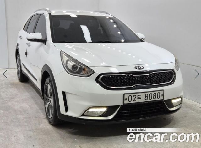 Kia Niro Prestige — пробег 181 839 км — фото 2 из 5